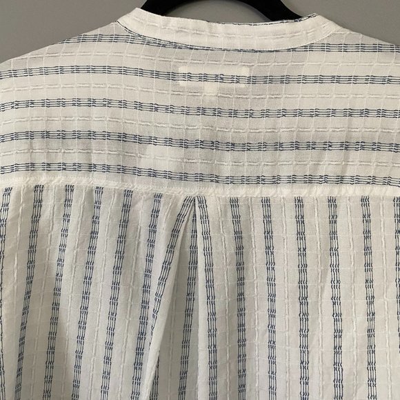 NWT Lou & Grey Button-up Top with Flat Collar - Picture 4 of 8